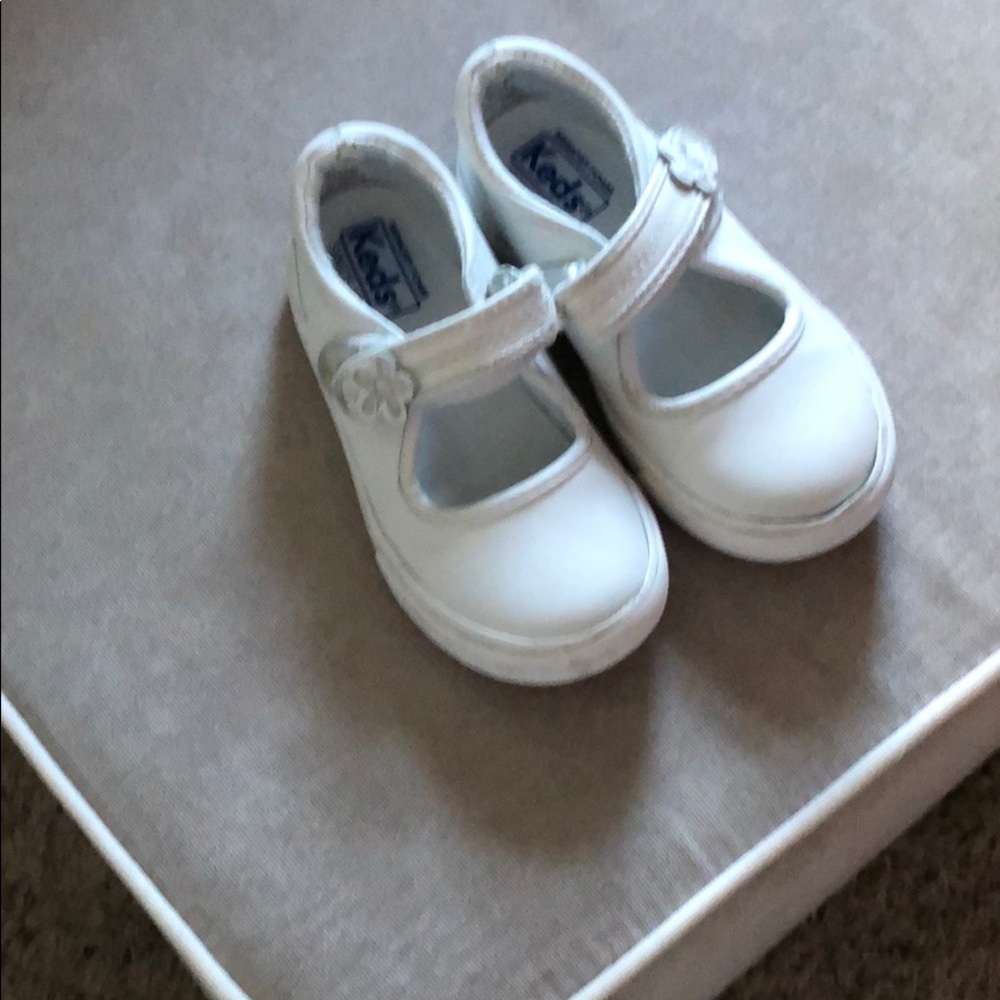 Mary Jane white Keds sneakers ( Size 7.5)